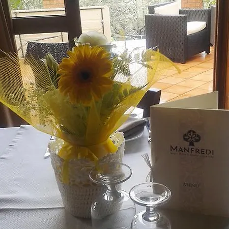 Agriturismo Manfredi نوشيرا تيرينيزي