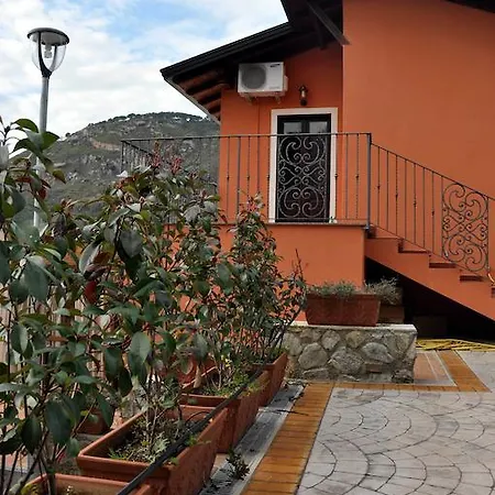 مزرعة للإقامة Agriturismo Manfredi *